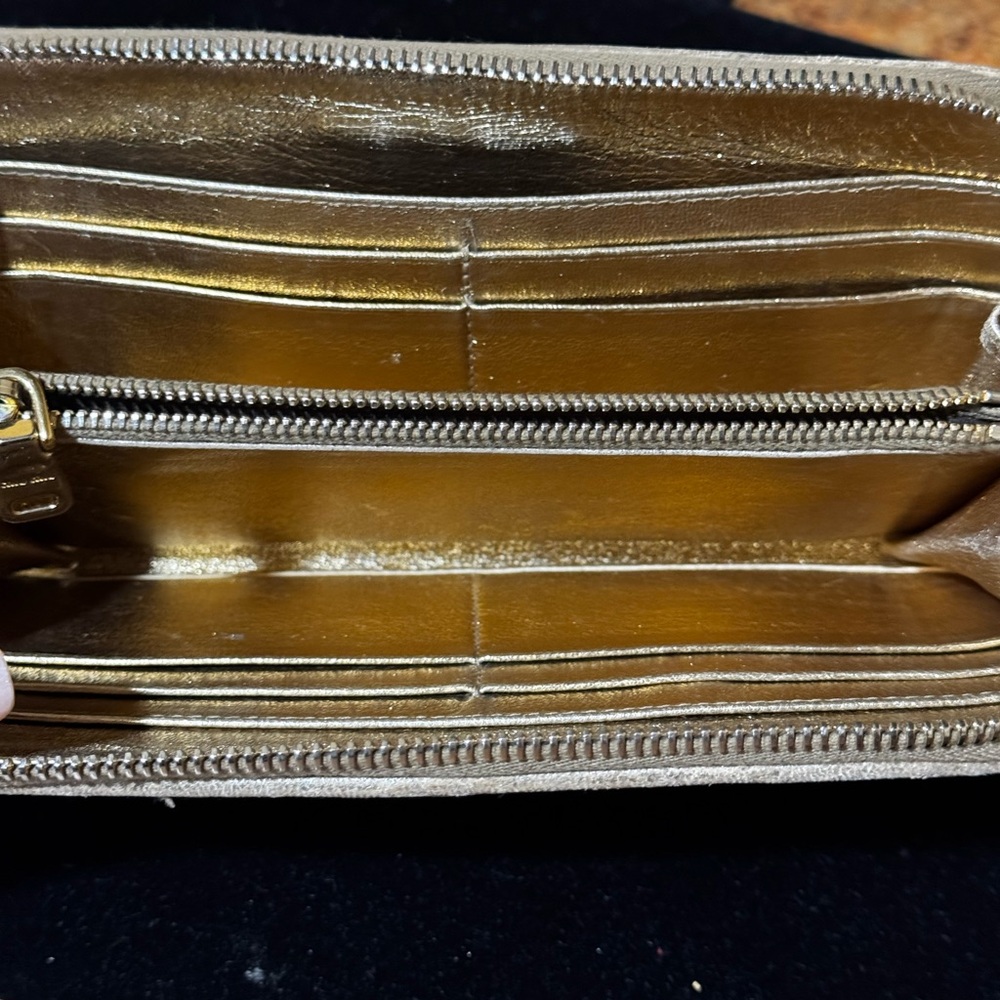 Miu Miu Gold Matelassé Nappa Leather Wallet - Picture 5 of 7